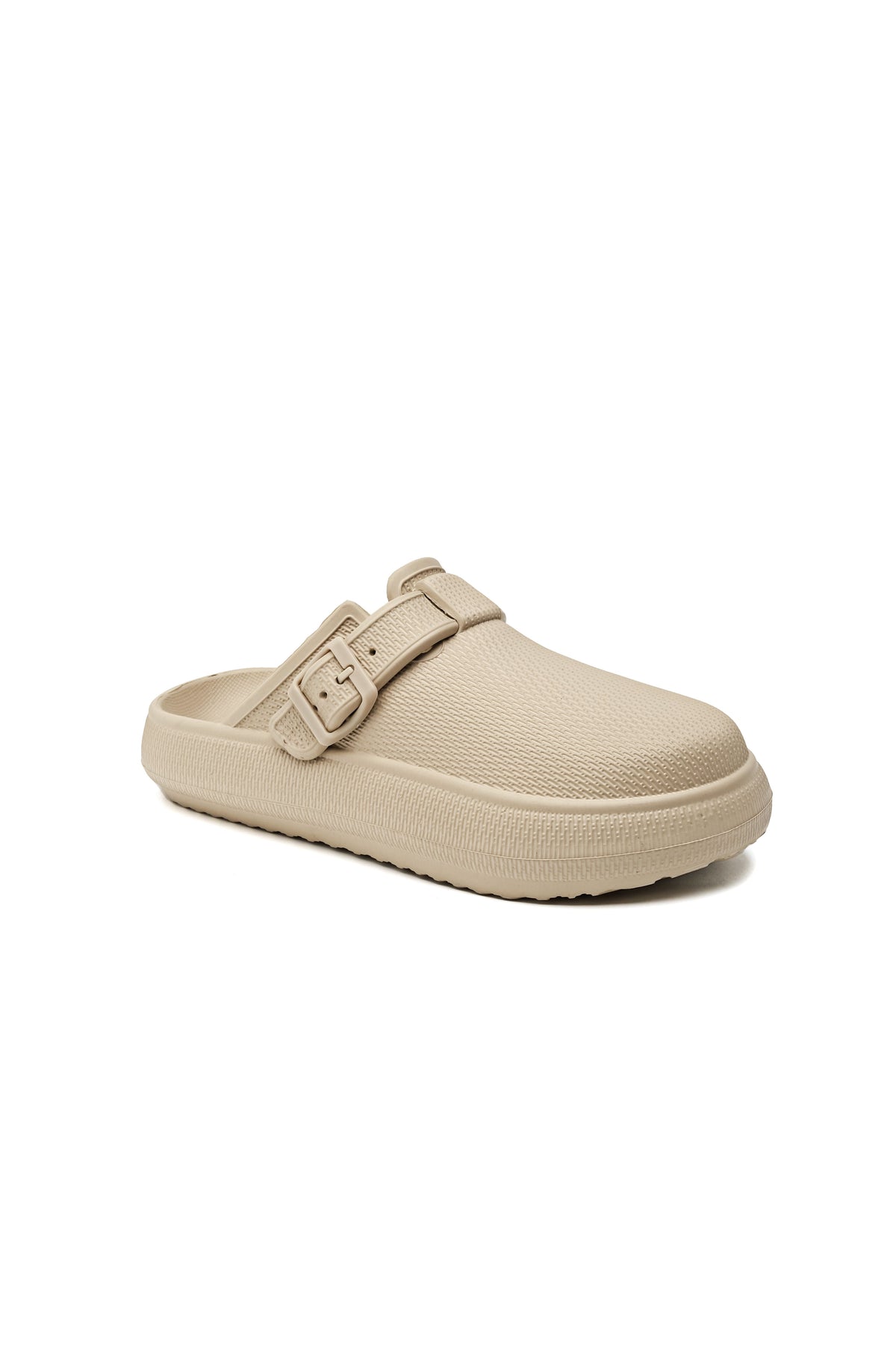 Zoccolo slip-on beige ISABAC in materiale testurizzato, caratterizzato da cinturino laterale con fibbia e suola scanalata antiscivolo.