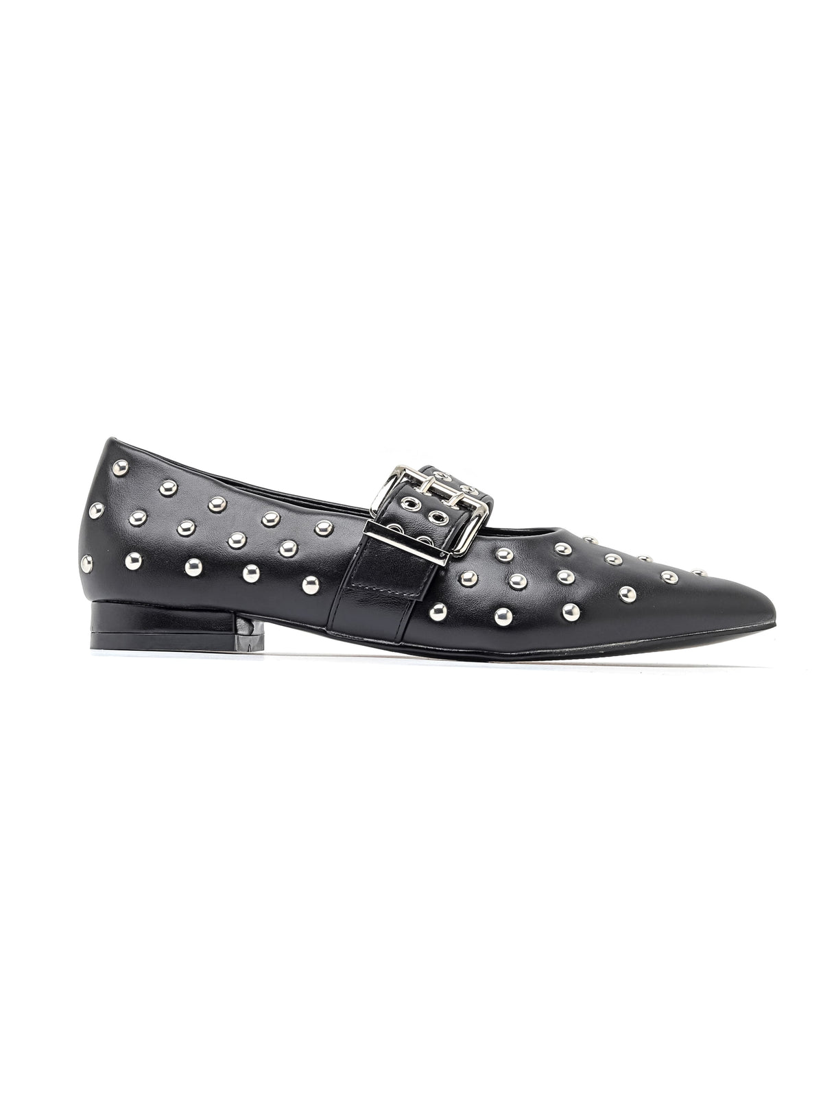 Ballerina nera ISABAC: Realizzata in pelle nera di alta qualità, decorata con borchie argentate e impreziosita da una fibbia decorativa sul cinturino.