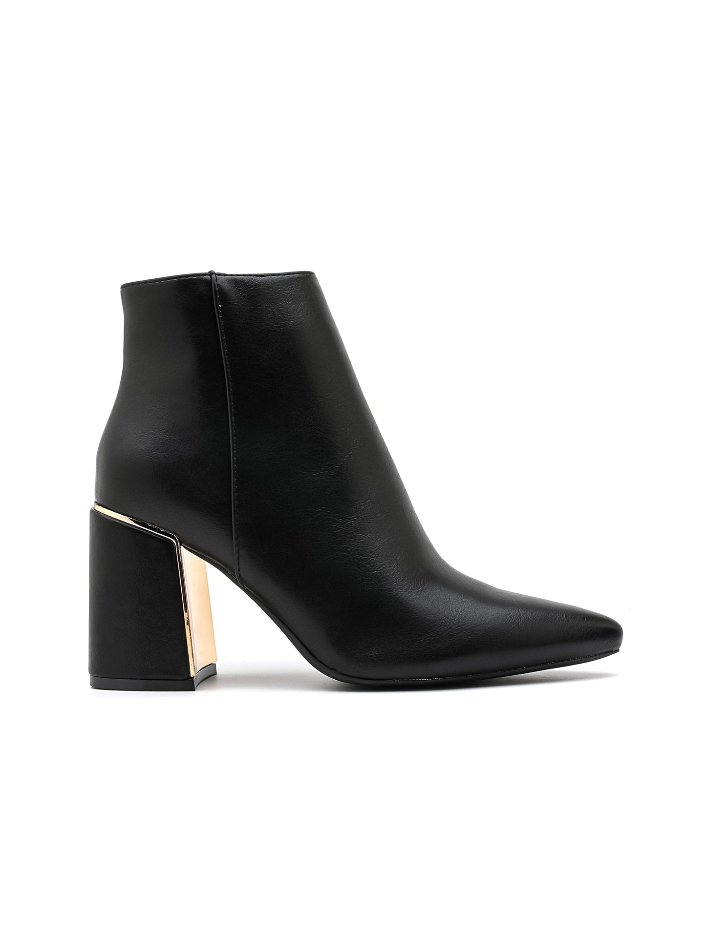 Stivaletto in pelle nera con punta affilata e tacco largo, impreziosito da dettaglio laminato oro sul tallone.

Dettagli prodotto
• Made in China
• Materiali: Vegano (Materiali sintetici)
