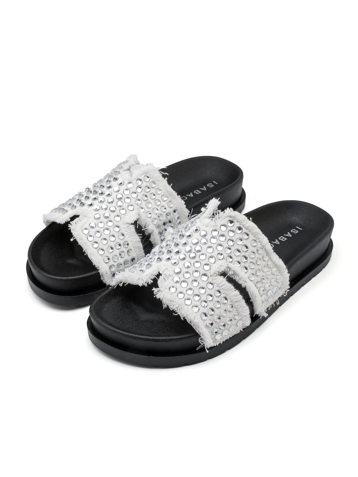 Slides ISABAC con cinturini in denim sfrangiato, strass argentati.

Dettagli prodotto
• Made in China
• Materiali: Vegano (Materiali sintetici)